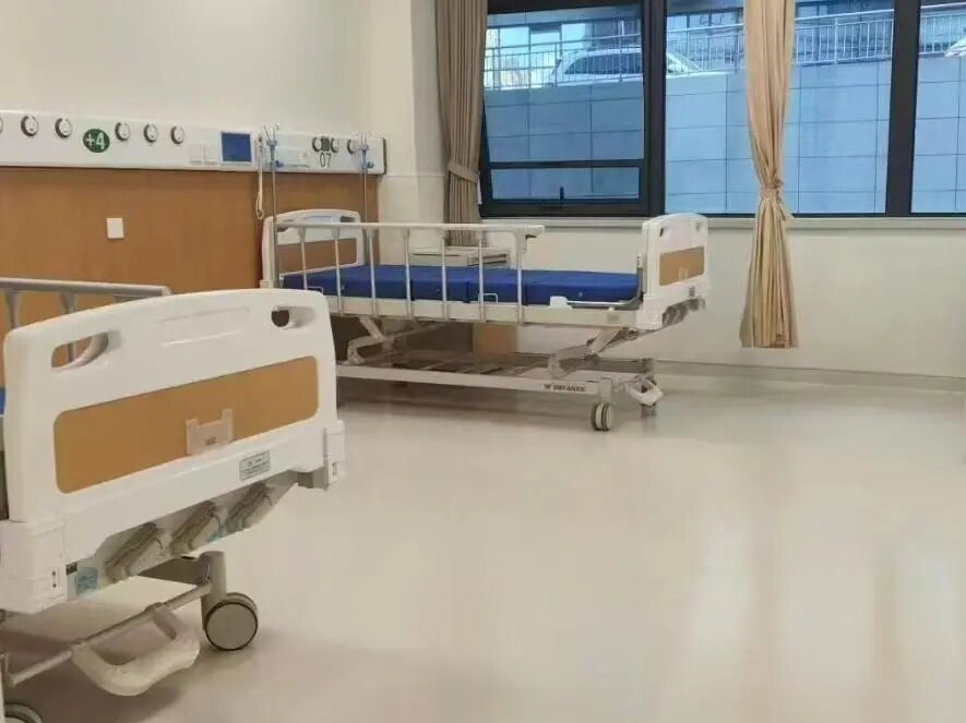 青島齊魯醫(yī)院選用潔弗樂地板美寶琳Symbioz系列同質(zhì)透心地板